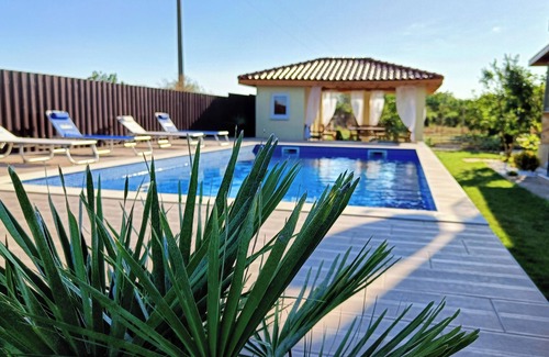 Pomorie House | Forget your worries - in this spacious and quiet accommodation.