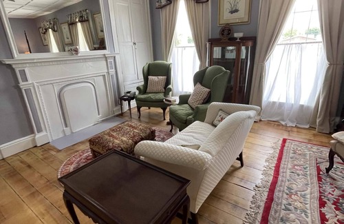 Cynthiana Apartment | Formal & Friendly 2nd Floor Studio Apartment in Historic 1811 Row House