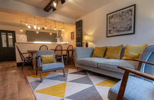 Macclesfield Apartment | Former 16th Century Inn - In the heart of Macclesfield, gateway to the Peaks