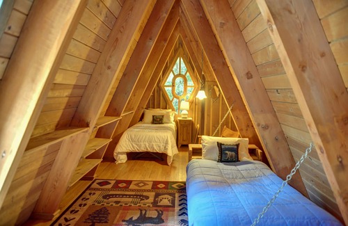 Rhododendron Cabin | Forrest Lodge, private, hot tub, firepit, charming and unique!
