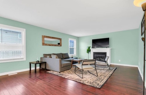 Crystal Beach House | Fort Erie Home · 3 Bdrm 2.5 Bth, Near Falls, Crystal Beach, Buffalo