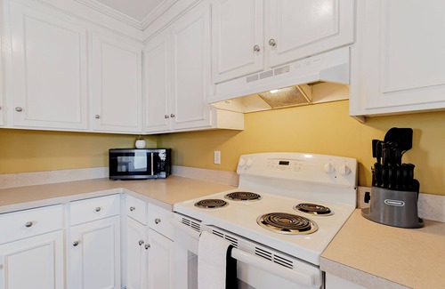 Hopkins House | Fort Jackson Stay at the Breeze on Inn