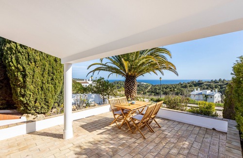 Vila do Bispo Apartment | Fortaleza Miramar - two bed downstairs apartment at sea view villa