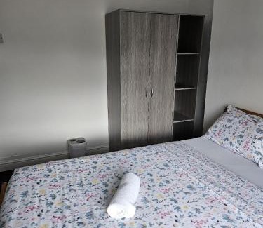 Sherwood Forest House | Forward Lodge and Suites