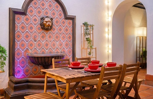 Mercado Villa | Fountain Mansion, Old San Juan Rooftop & Parking