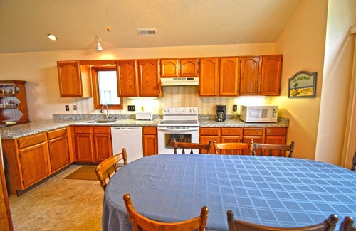 Caine Woods House | Fountain Road 13701-Bayside 137th St, W/D, AC