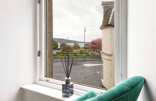 Rothesay Apartment | Fountain View Apartment- Pet Friendly Apartment