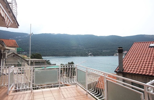 Grebastica Apartment | Four-bedroom apartment with terrace and sea view Grebaštica, Šibenik (A-482-a)