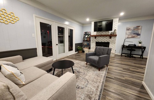 Terre Haute House | Four Bedroom Home In Terre Haute. ISU Rose Hulman