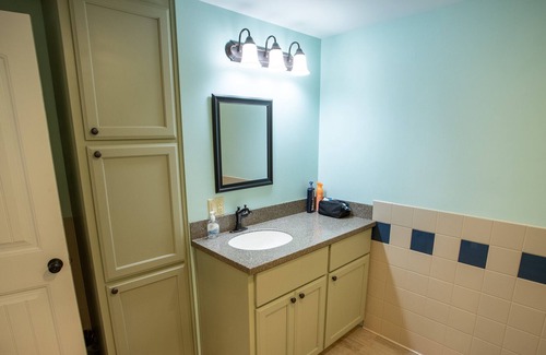 Aroostook Cabin | Four-Bedroom LakeFront Unit on Long Lake!