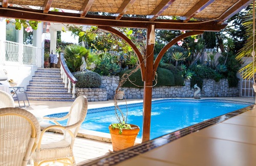 Vale de Covo Villa | Four bedroom villa with private pool and hot tub. 5 minutes walk from town.