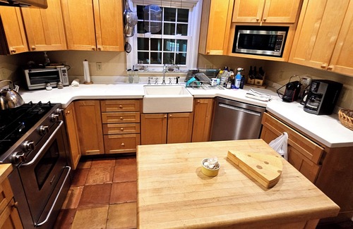 Armbrust House | Four Bedroom With Heated Swimming Pool Between Laurel Highlands & Pittsburgh