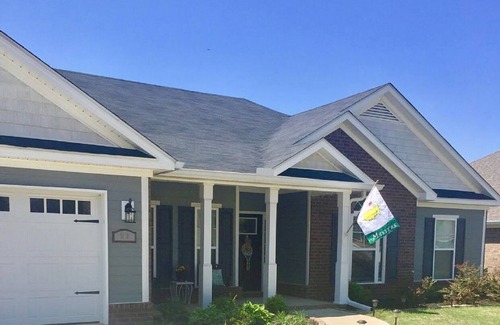 North Augusta House | FOUR BEDROOMS! Quiet and convenient Masters rental. Easy access to everything.