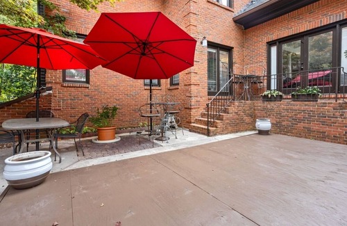 Northlake House | Four Levels of Entertainment