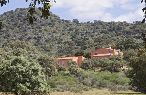 Arroyomolinos de Montanchez House | Four person bungalow in the Spanish countryside, unique for nature lovers.