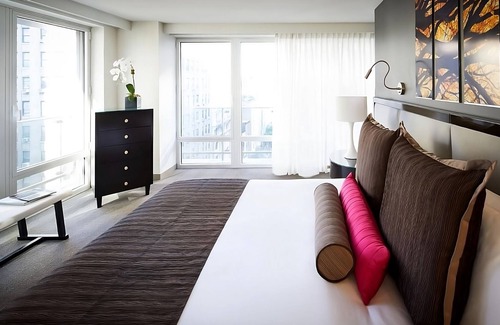 Rose Hill Hotel | Four Pet-friendly Units with Balcony, Onsite Parking, Pool, Walk to Union Square