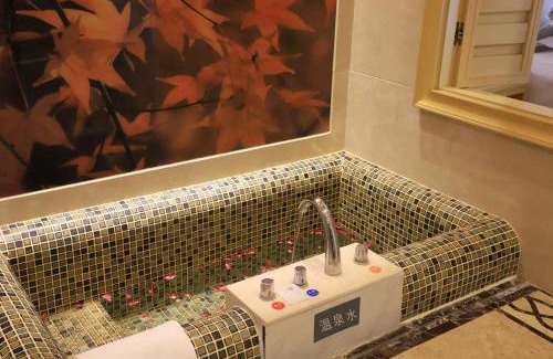Yuancheng District Resort | Four Points by Sheraton Heyuan Resort