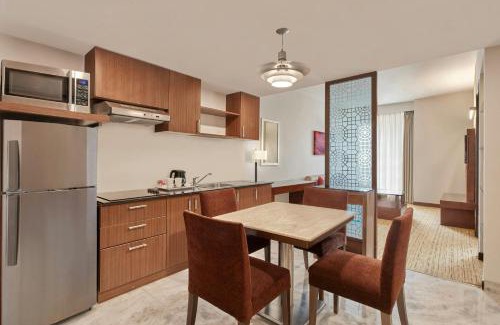 Clover Park Hotel | Four Points by Sheraton Hotel and Serviced Apartments Pune