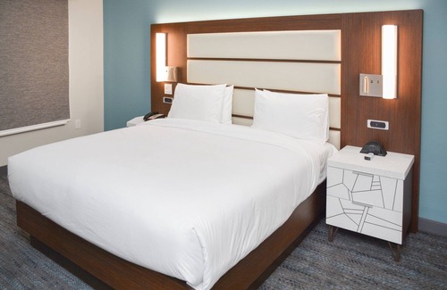 Westover Hotel | Four Points by Sheraton Fayetteville Fort Bragg