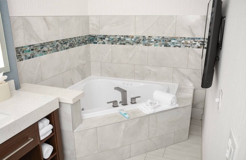 Westover Hotel | Four Points by Sheraton Fayetteville Fort Bragg