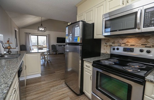 Tuckahoe House | Four Sandy Paws - Charming, home away from home, for you and you four-legged friend!