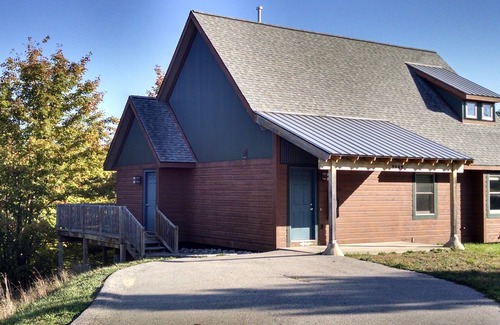 Mancelona Cabin | Four Season Cabin Great for Family and Couples Retreat