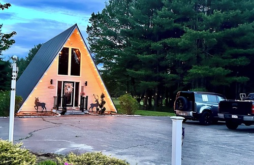Center Ossipee House | Four Seasons of FUN! Shop, Hike, Golf, Ski, Ride, Relax and bring the Pups too!