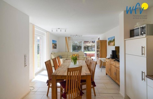 Borkum House | Four separate bedrooms, balcony and terrace with garden!