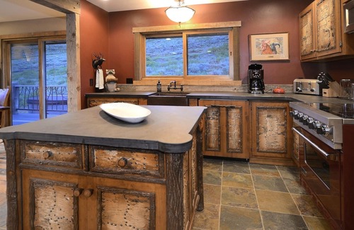 Crested Butte Cabin | Fox Den/High End Cabin Overlooking the Slate River! Hot Tub! Endless Views!