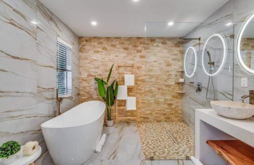 Central Fort Lauderdale Villa | Fox Garden-heated Pool-spa- Boho-downtown & Beach