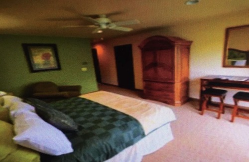 Mishicot Condo | Fox Hills Resort -A Golf Resort Close to Lake Michigan, Green Bay & Door County