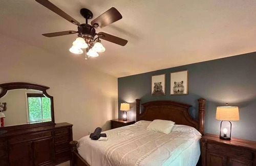 Linden House | Fox Hollow - Walk to Winery! Close to Shenandoah