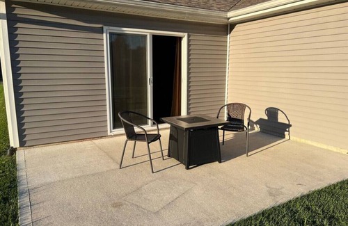 Angola House | Fox Lake Road Bungalow (Near Trine University)