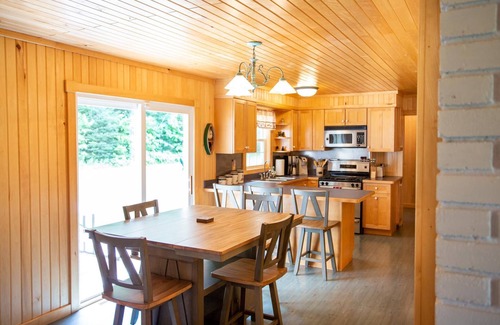 Grand Marais House | Fox Lodge - Beautiful Northwoods 3 Bedroom, 2 Bath Lodge