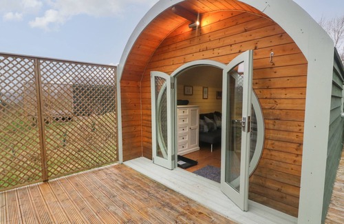 Sutton-in-Craven Cottage | FOX, pet friendly, character holiday cottage in Cross Hills