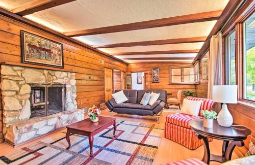 Fox River Grove House | Fox River Grove Home Pets Welcome!