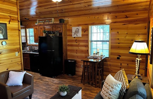 New Boston Cabin | Fox Run Cabin with WiFi and AC right on 130 mile Hike-Bike and Equestrian trail.