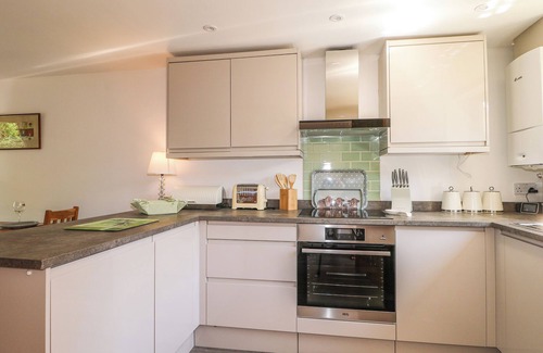 New Forest District Cottage | FOXES EARTH, pet friendly, with a garden in Nomansland