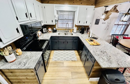 Sky Valley Cabin | Foxlair! Your cozy cabin nestled in the Sky Valley golf resort and community.