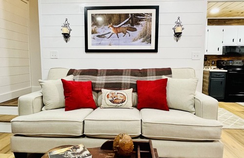Sky Valley Cabin | Foxlair! Your cozy cabin nestled in the Sky Valley golf resort and community.