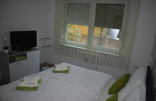 Mako Apartment | Frézia Apartman