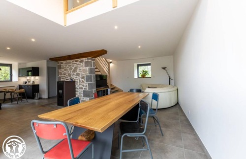 Charbonnieres-les-Varennes House | 115 m² Gîte ∙ 3 bedrooms ∙ 6 guests