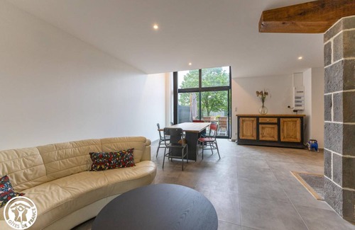 Charbonnieres-les-Varennes House | 115 m² Gîte ∙ 3 bedrooms ∙ 6 guests