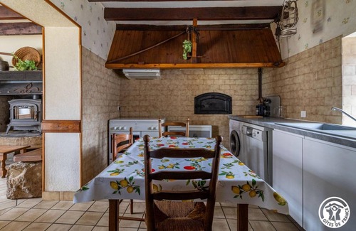 Charbonnieres-les-Vieilles House | 85 m² Gîte ∙ 4 bedrooms ∙ 9 guests