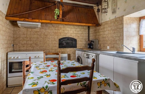 Charbonnieres-les-Vieilles House | 85 m² Gîte ∙ 4 bedrooms ∙ 9 guests