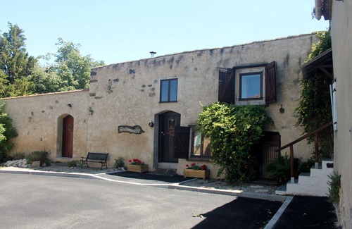Escueillens-et-Saint-Just-de-Belengard Apartment | Rustic loft in rural village 25 minutes south of Carcassonne