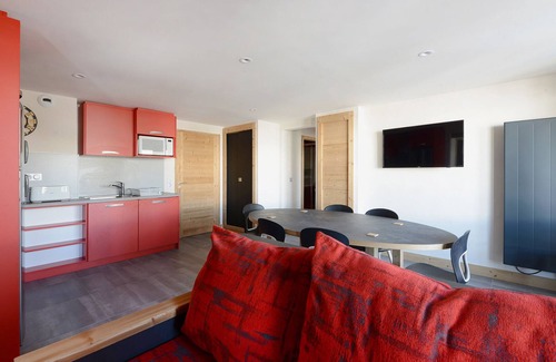 Bellentre Apartment | Renovated apartment for 8, easy piste access, wellness area, pet-friendly