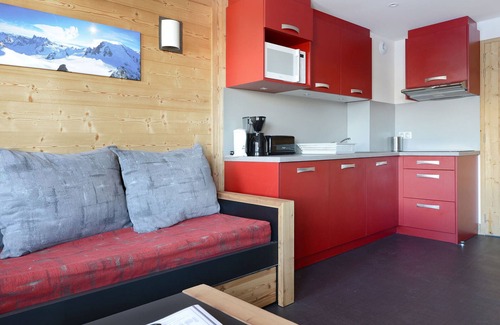 Bellentre Apartment | Renovated Apartment · Easy Access to Slopes · Free Parking · Pets Allowed · Sauna & Hammam