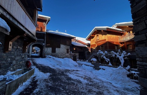 Aime Ski Chalet | Chalet de Charme en Plein Cœur de Montchavin