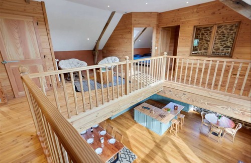 Saint-Aubin-de-Terregatte House | 200 m² House ∙ 3 bedrooms ∙ 6 guests